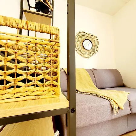 Jeannette Avec Balcon Et Juste A 130 Metres ! Plein Centre ! Wifi - Draps Serviettes Inclus ! * 滨海图维列