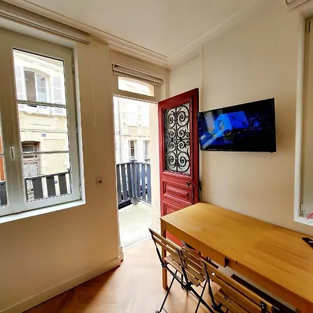 Appartamento Jeannette Avec Balcon Et Juste à 130 Metres Et En Plein Centre ! *