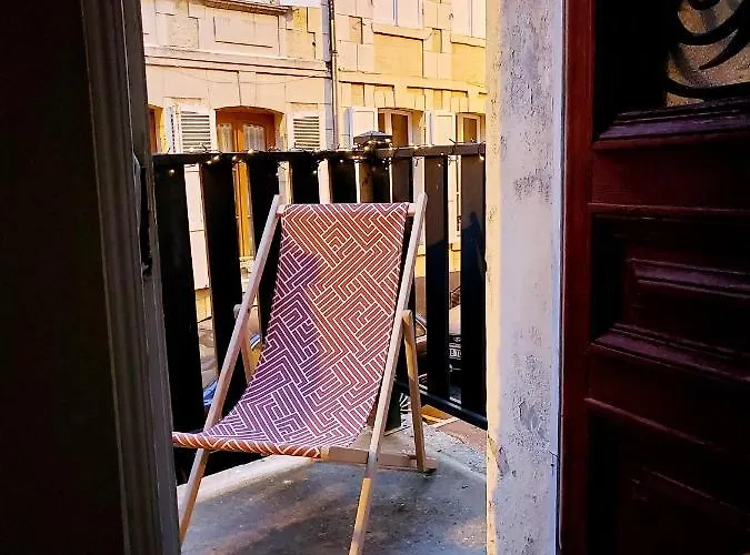 Jeannette Avec Balcon Et Juste A 130 Metres ! Plein Centre ! Wifi - Draps Serviettes Inclus ! *