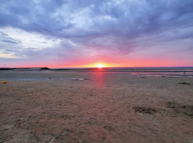 Jeannette Avec Balcon Et Juste A 130 Metres ! Plein Centre ! Wifi - Draps Serviettes Inclus ! Apartament